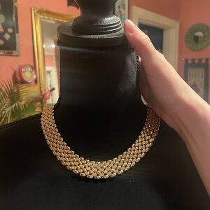 Very pretty vintage chunky gold tone link snake necklace choker with etching